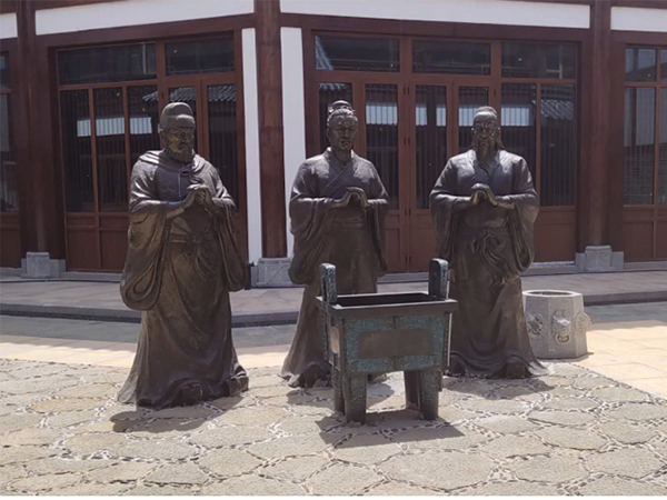 恒大集團(tuán)?；◢u特色街區(qū)銅雕塑工程